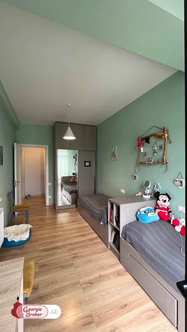 იყიდება ახალი გარემონტებული 4 ოთახიანი ბინა